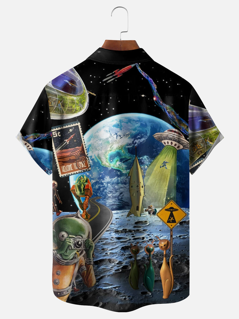 Men's Alien Tourists of Earth in Retro Style Short Sleeve ShirtMens short sleeve shirts Big and tall Mens shirts Short sleeve shirts for men Mens 4xl shirts Casual short sleeve shirts