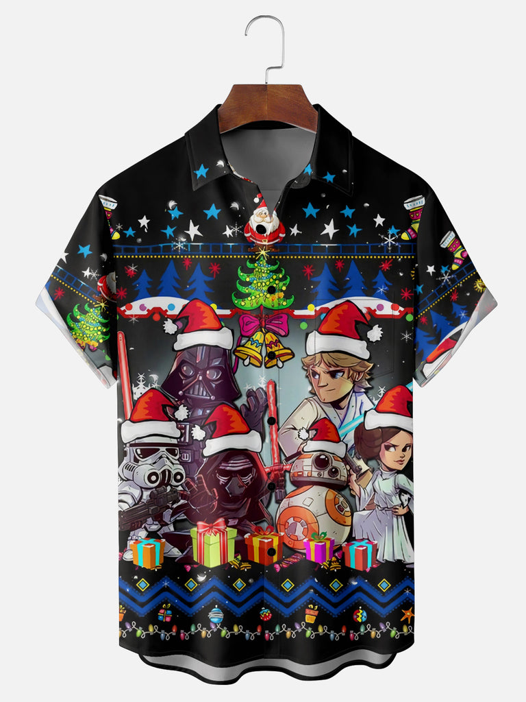 Men's Star Wars Characters Celebrating Christmas Short Sleeve ShirtMens short sleeve shirts Big and tall Mens shirts Short sleeve shirts for men Mens 4xl shirts Casual short sleeve shirts