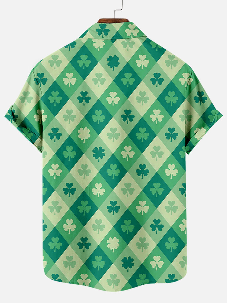 Men's St. Patrick's Checkered Clovers Short Sleeve ShirtMens short sleeve shirts Big and tall Mens shirts Short sleeve shirts for men Mens 4xl shirts Casual short sleeve shirts